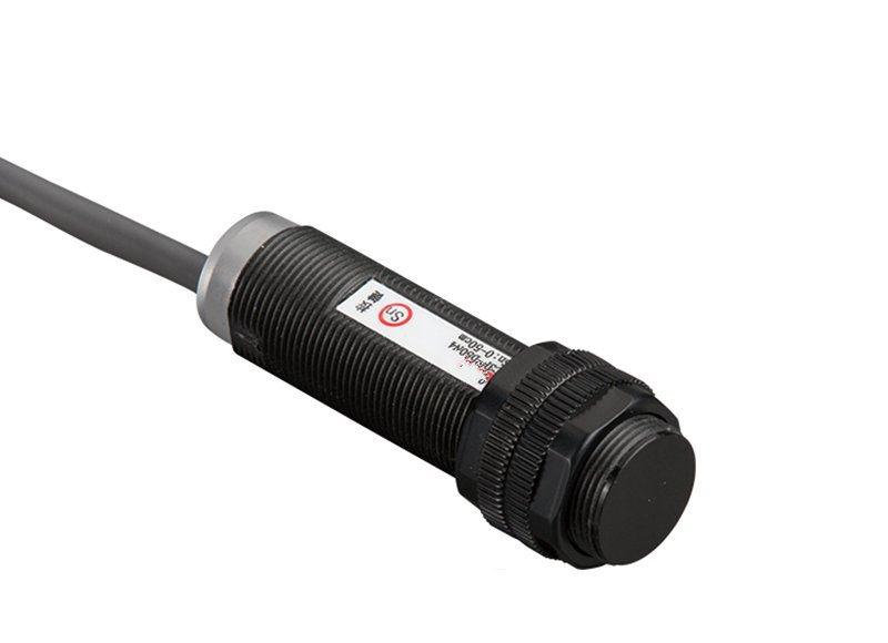 C3F光电开关 外径：Φ18    C系列高端